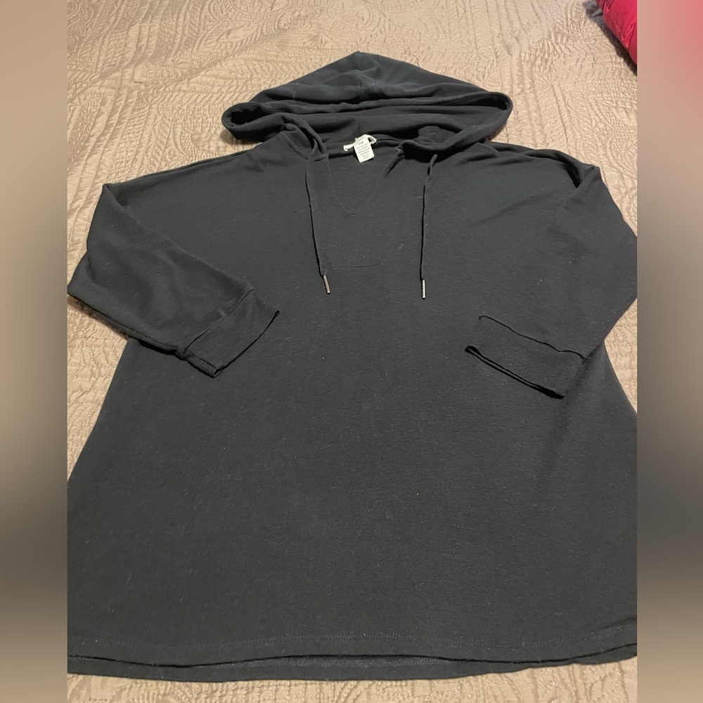 Westbound Petite’s Women’s Black Hoodie Petite M